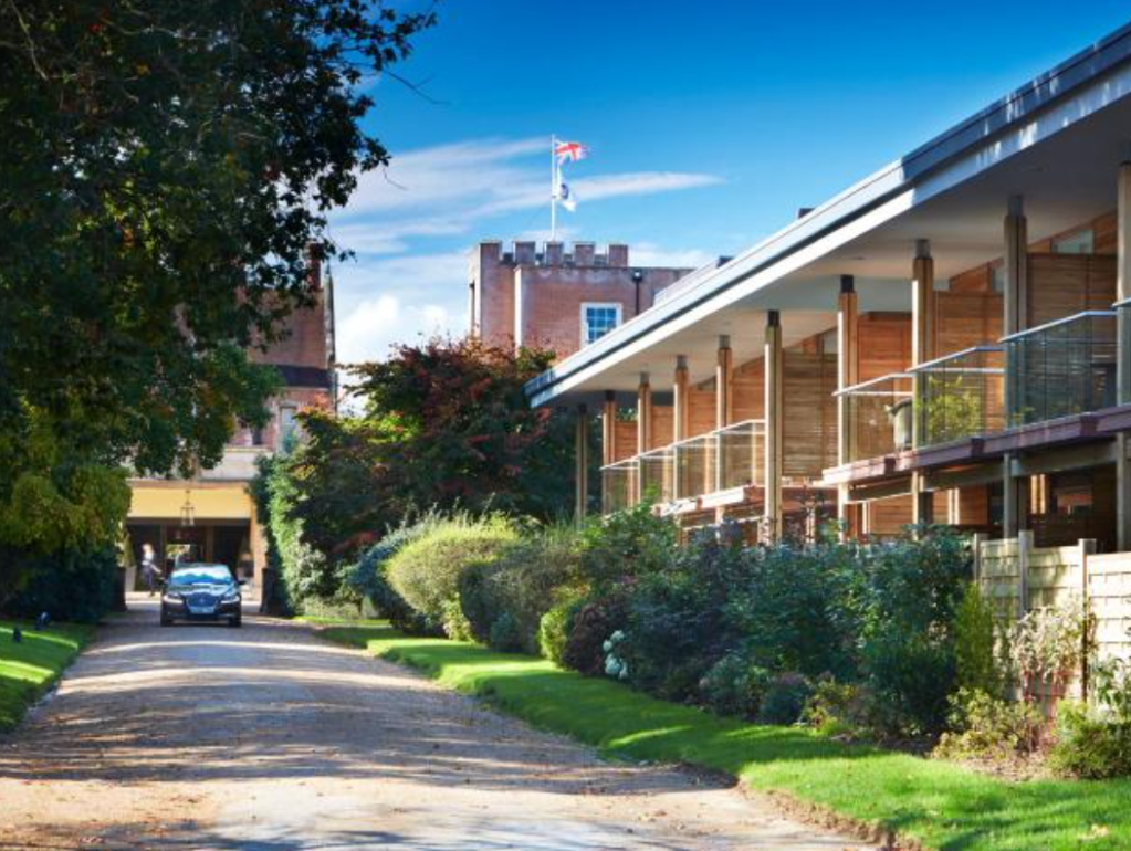 Cedar Lodge accommodation at Alexander House Hotel,